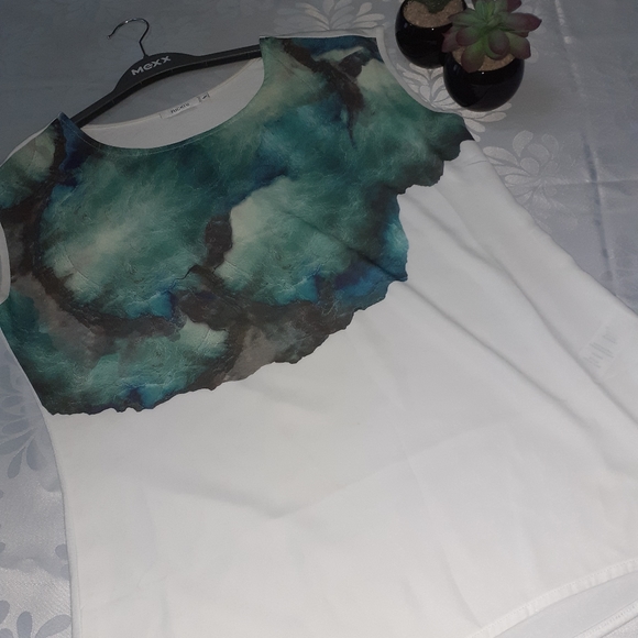 Ricki's Blouse (sleeveless) - Picture 3 of 7